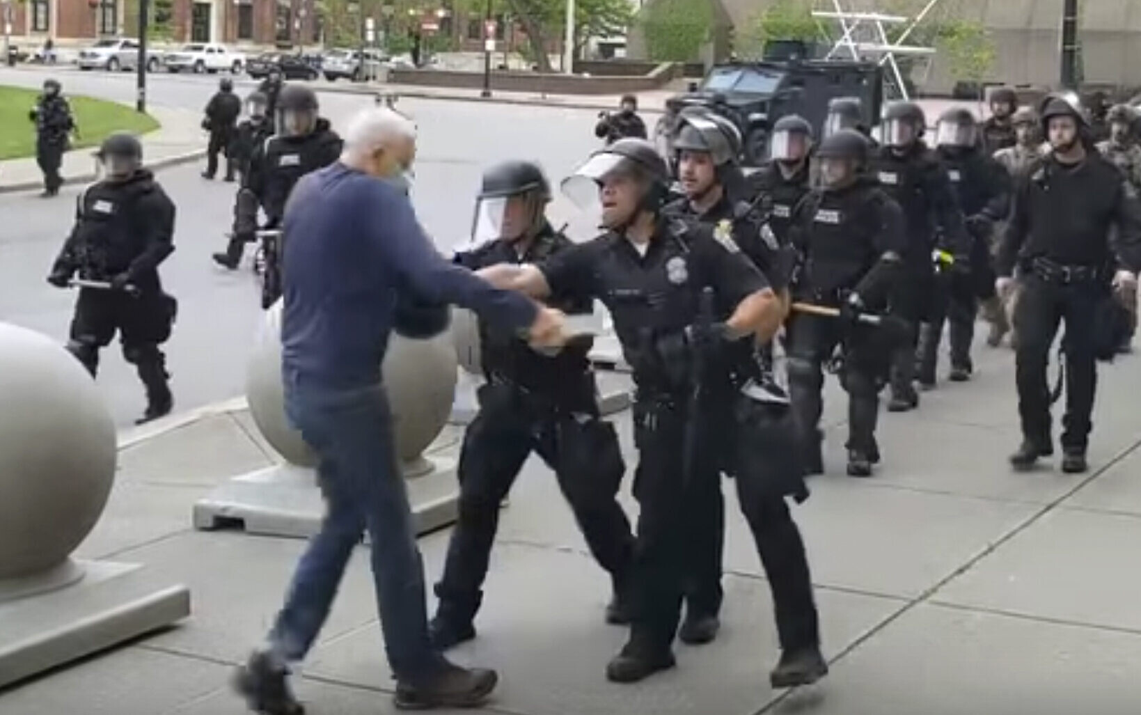 NYPD confronts protestors; 2 Buffalo police officers suspended