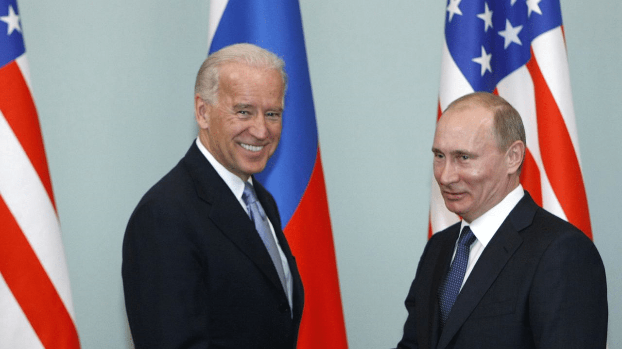 Biden proposes a summit in a phone call with Putin
