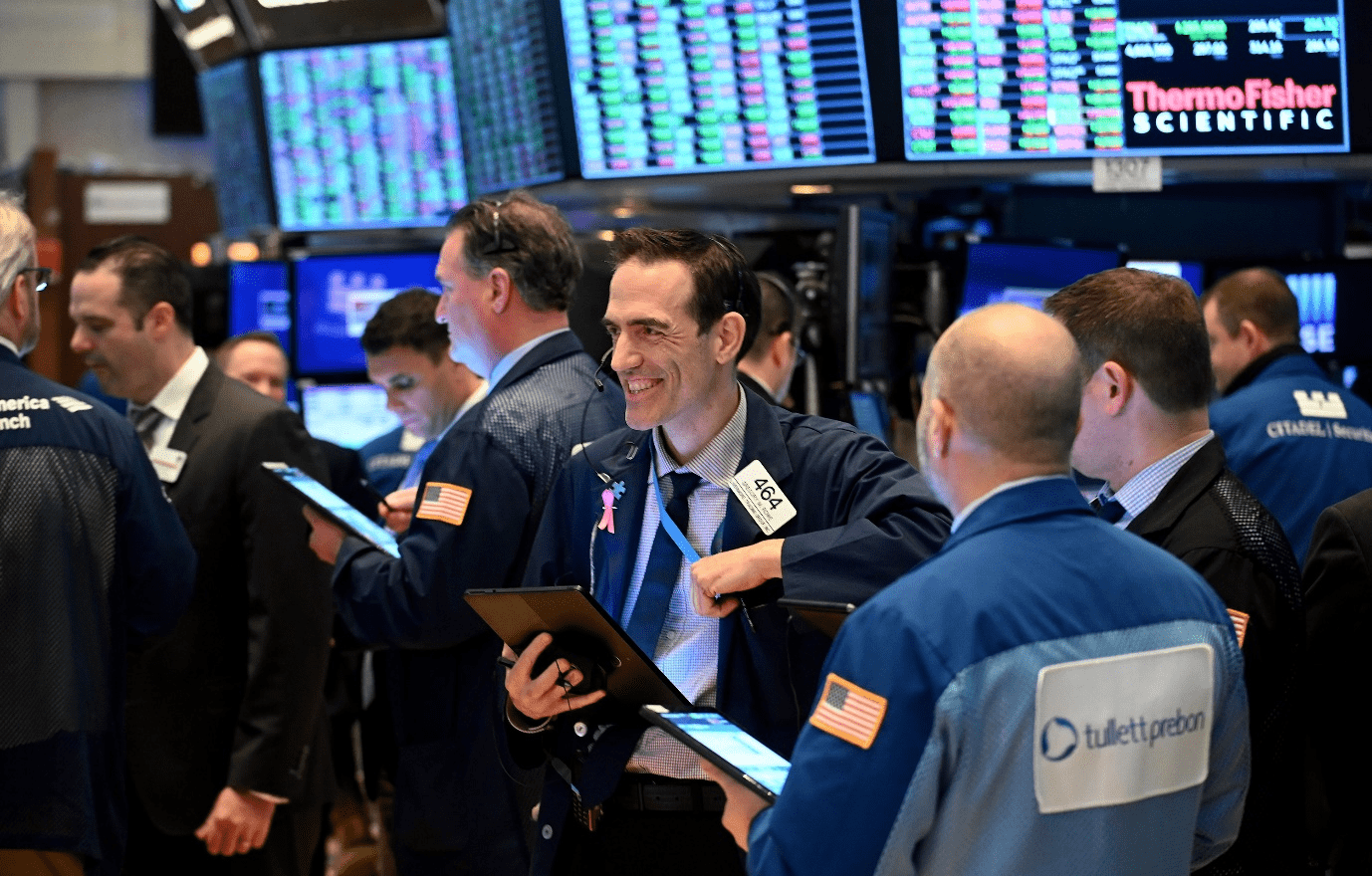 S&P 500 increases to another record, heads for its best week since April