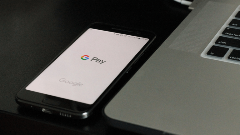 Google has abandoned the plans to offer bank accounts to users