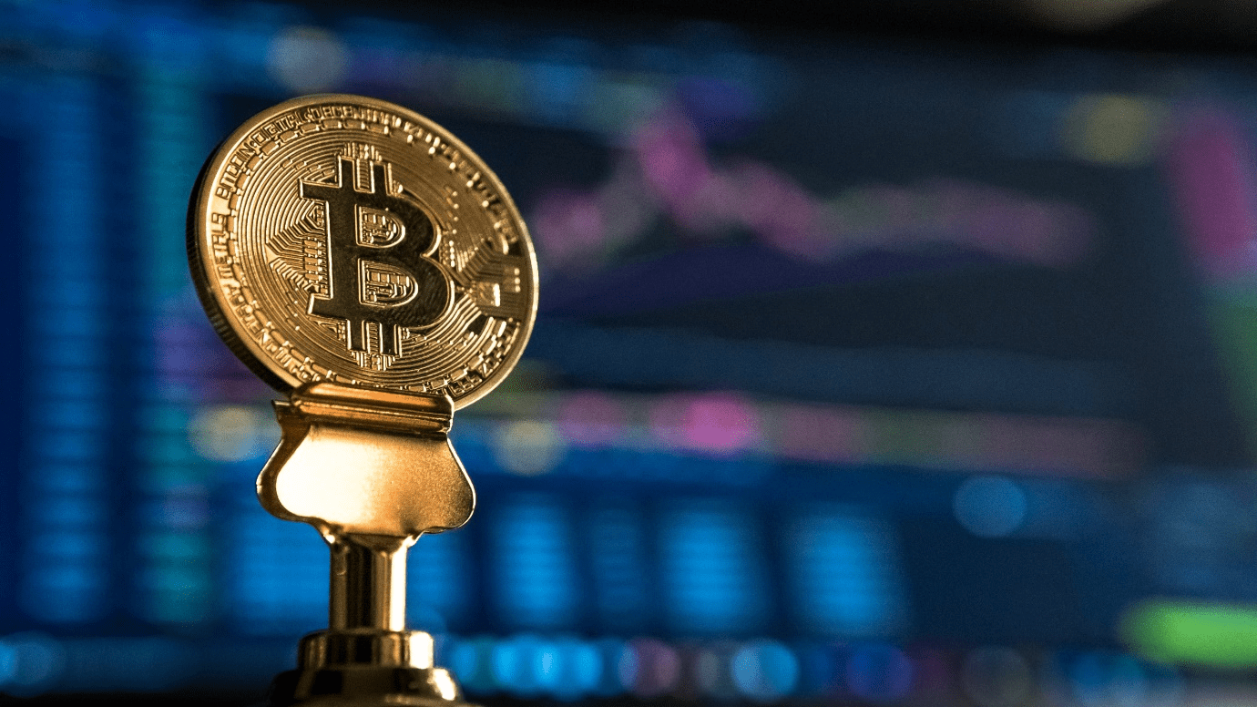 Bitcoin rises as cryptocurrencies try to rebound after a significant sell-off