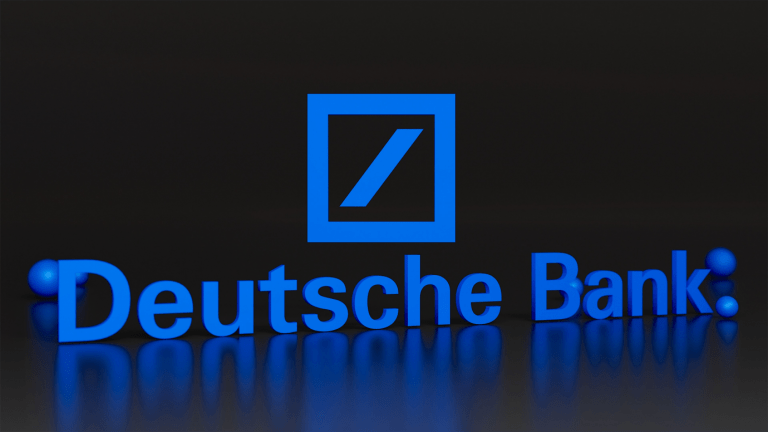 Deutsche Bank exceeds anticipations despite a earnings decline and a cost leap
